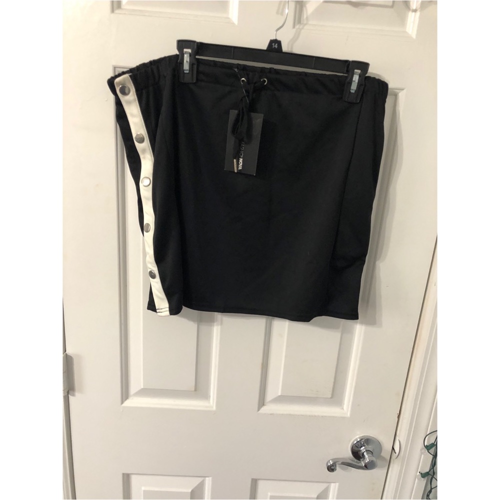 Fashion Nova skirt